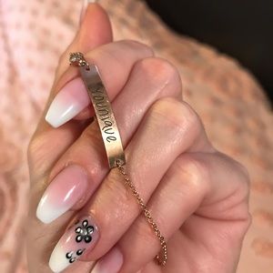 14k gold bracket. Size 7 1/2”